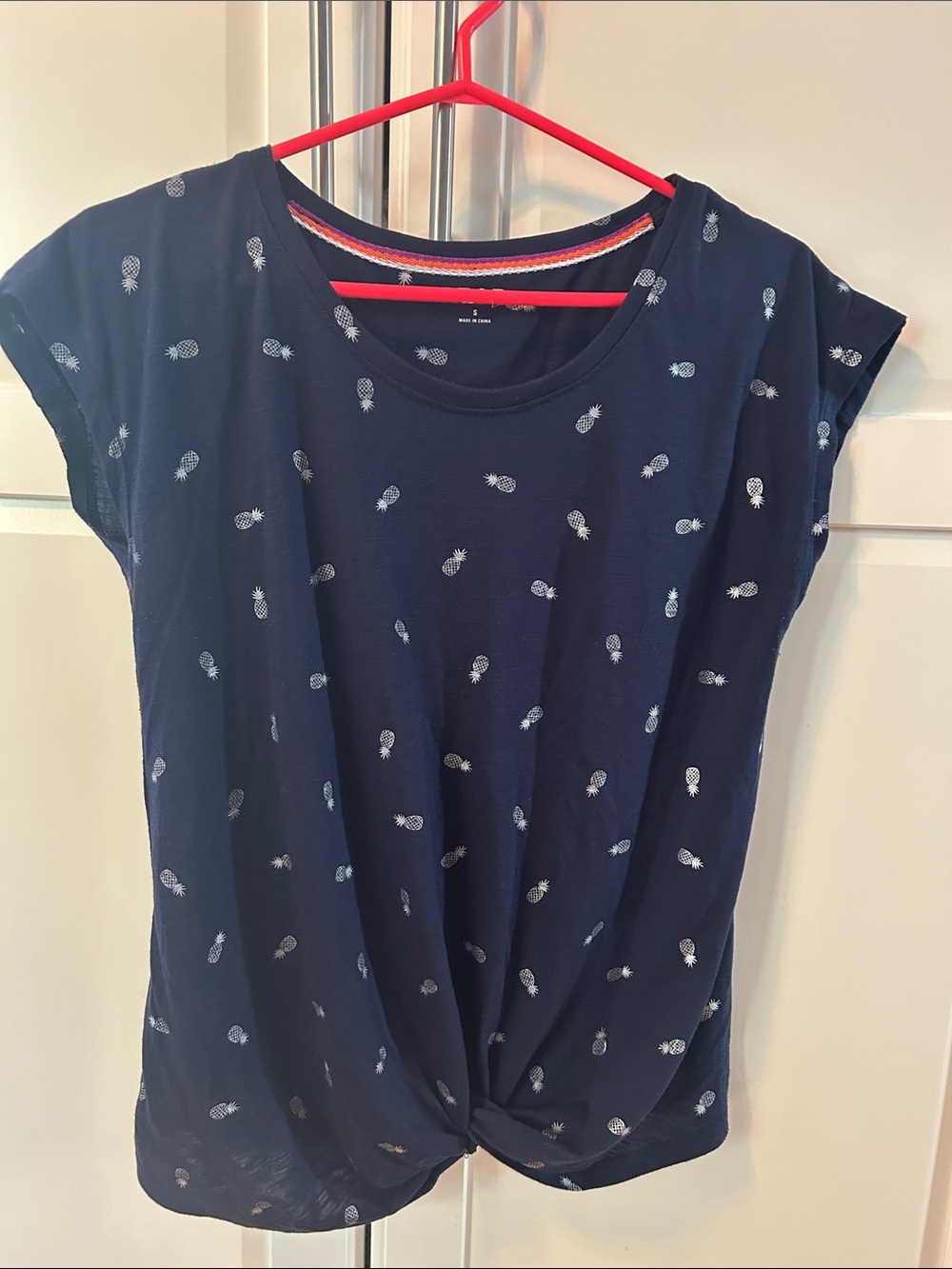 Izod Navy Pineapple-Print Twist Front Short-Sleeve Tee